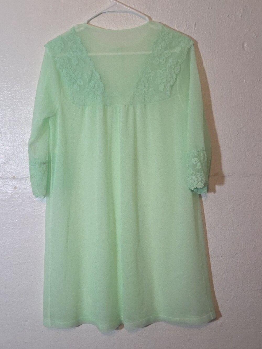 Women's Sheer Lace-Trim Nightgown in Mint Green Size Medium Robe 1950s - Picture 4 of 9